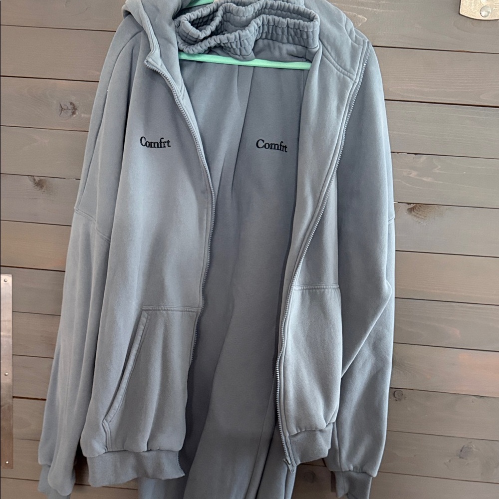 Comfrt two piece Gray Zip-Up Hoodie and pants set